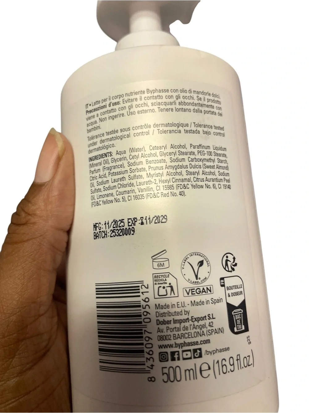 Nourishing Body Milk with Sweet Almond Oil — White